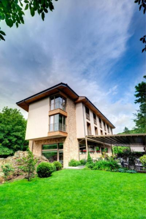 Отель Hotel & Relax Zone Cattleya  Крушуна
